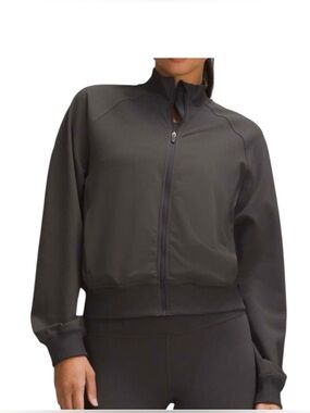🌼 LuLulemon Wonder Train zip-up Graphite Grey twill - Size 10